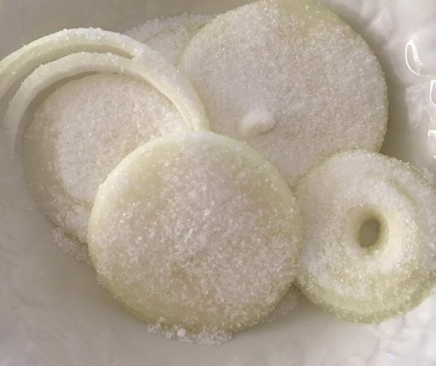 5 ideias de títulos:
1. Tosse Seca vs. Tosse com Catarro: Qual a Diferença e Como Tratar?
2. O Poder do Mel e do Limão no Alívio da Tosse: Mitos e Verdades
3. Dicas Infalíveis para Dormir Tranquilo: Combatendo a Tosse Noturna
4. Vinagre de Maçã e Outros Remédios Caseiros Surpreendentes para Tosse
5. Tosse Persistente: Quando Procurar um Médico e Quais os Próximos Passos