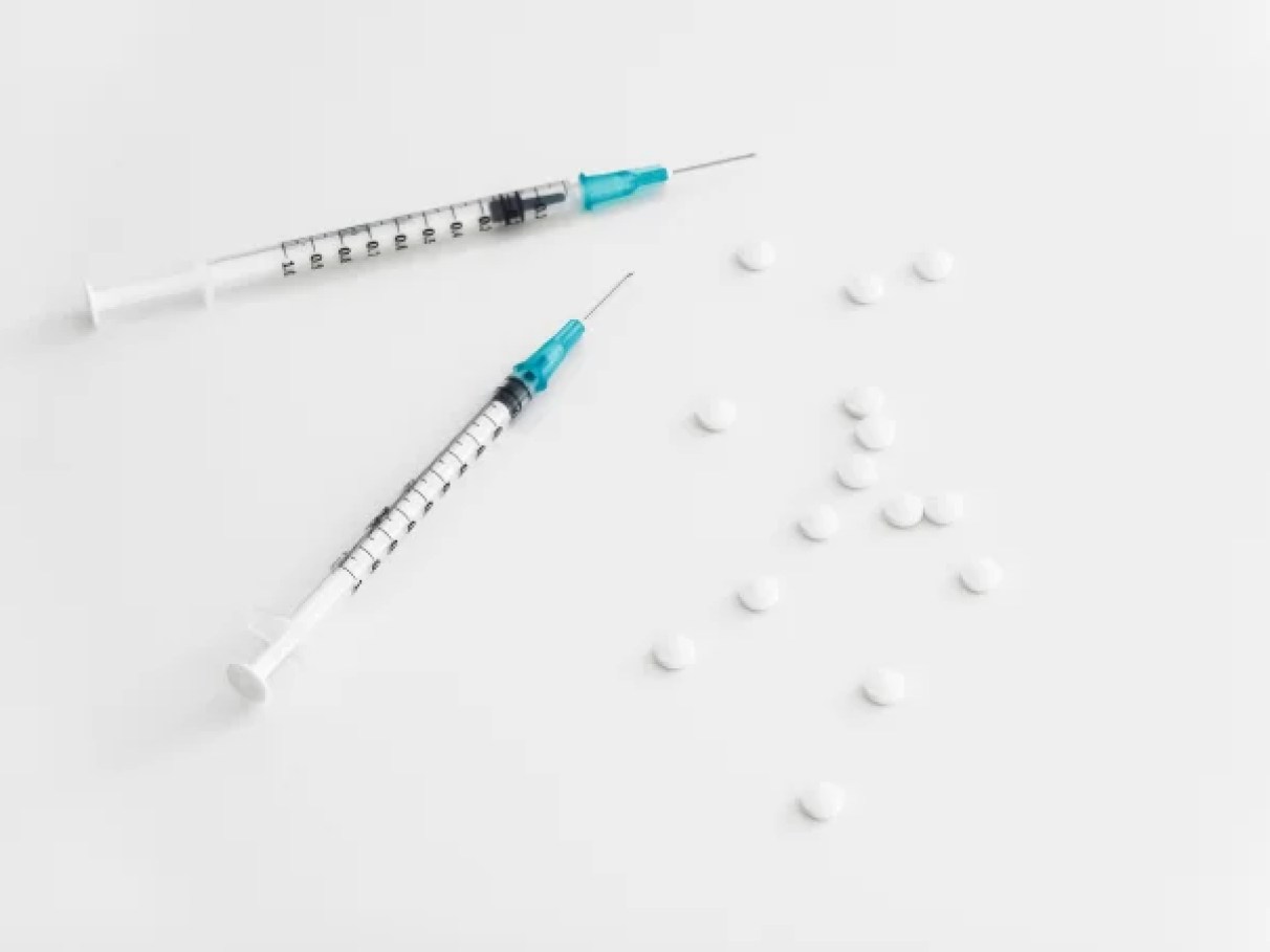 5 ideias de títulos:
1. Cetoprofeno: Guia Completo de Uso e Precauções
2. Entenda os Riscos e Benefícios do Cetoprofeno
3. Cetoprofeno na Gravidez e Amamentação: O Que Saber?
4. Como Tomar Cetoprofeno Corretamente para Alívio da Dor
5. Cetoprofeno e Seus Efeitos no Coração e Rins: Um Alerta