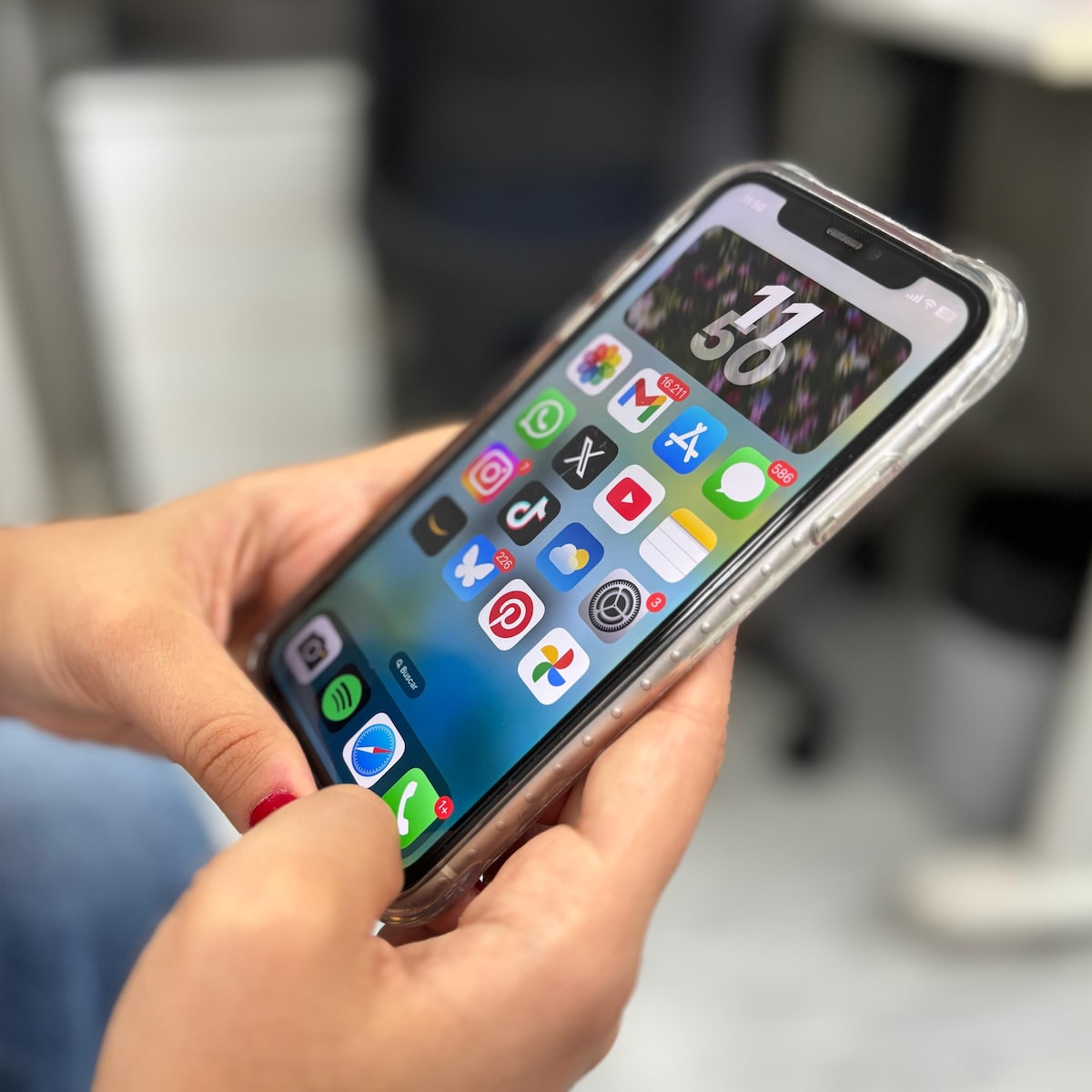 Guia Completo: Como Clonar seu Celular Antigo para um Novo em 2024