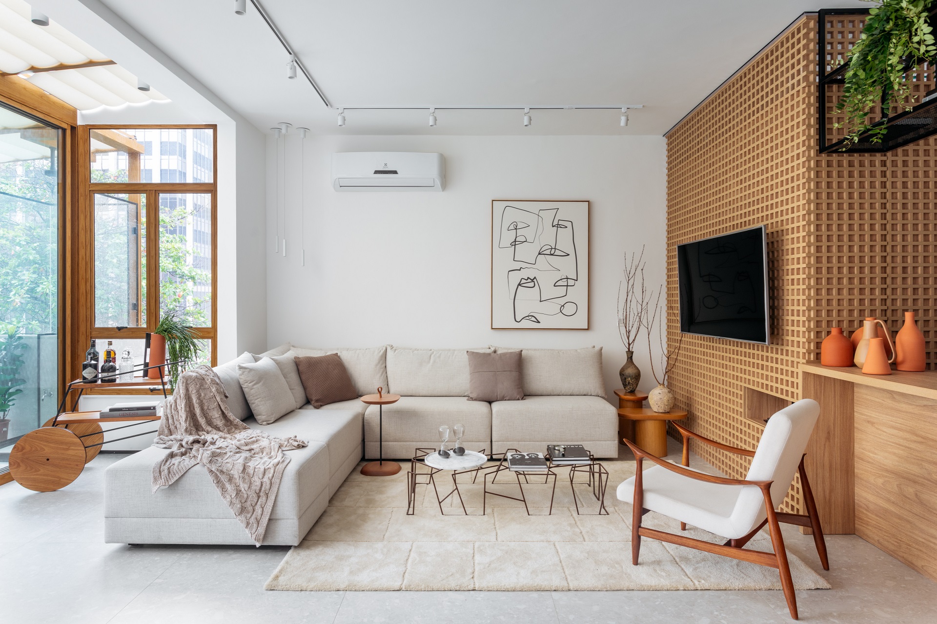 5 ideias de títulos:
1. ConectCar: Tudo sobre a tag de pedágio e estacionamento.
2. Conecta Recife: Como a prefeitura facilita o acesso a serviços públicos.
3. Agenda Conectar: Impulsionando a aviação brasileira.
4. O significado de 'conectar' no mundo digital e físico.
5. Provedores de Internet: Encontrando a melhor conexão na sua região.