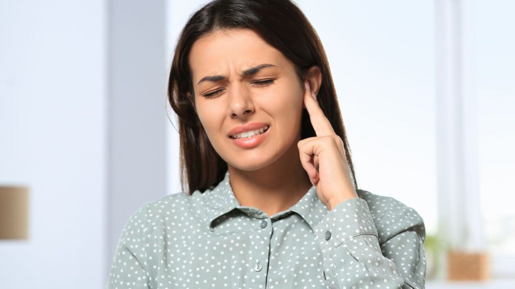 5 Dicas Caseiras para Desentupir o Ouvido
Como Aliviar a Dor de Ouvido Causada por Pressão
O Que Fazer Quando Entra Água no Ouvido
Remédios Naturais para Acúmulo de Cera no Ouvido
Quando Procurar um Médico para Problemas de Ouvido