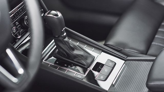 dirigir carro automático