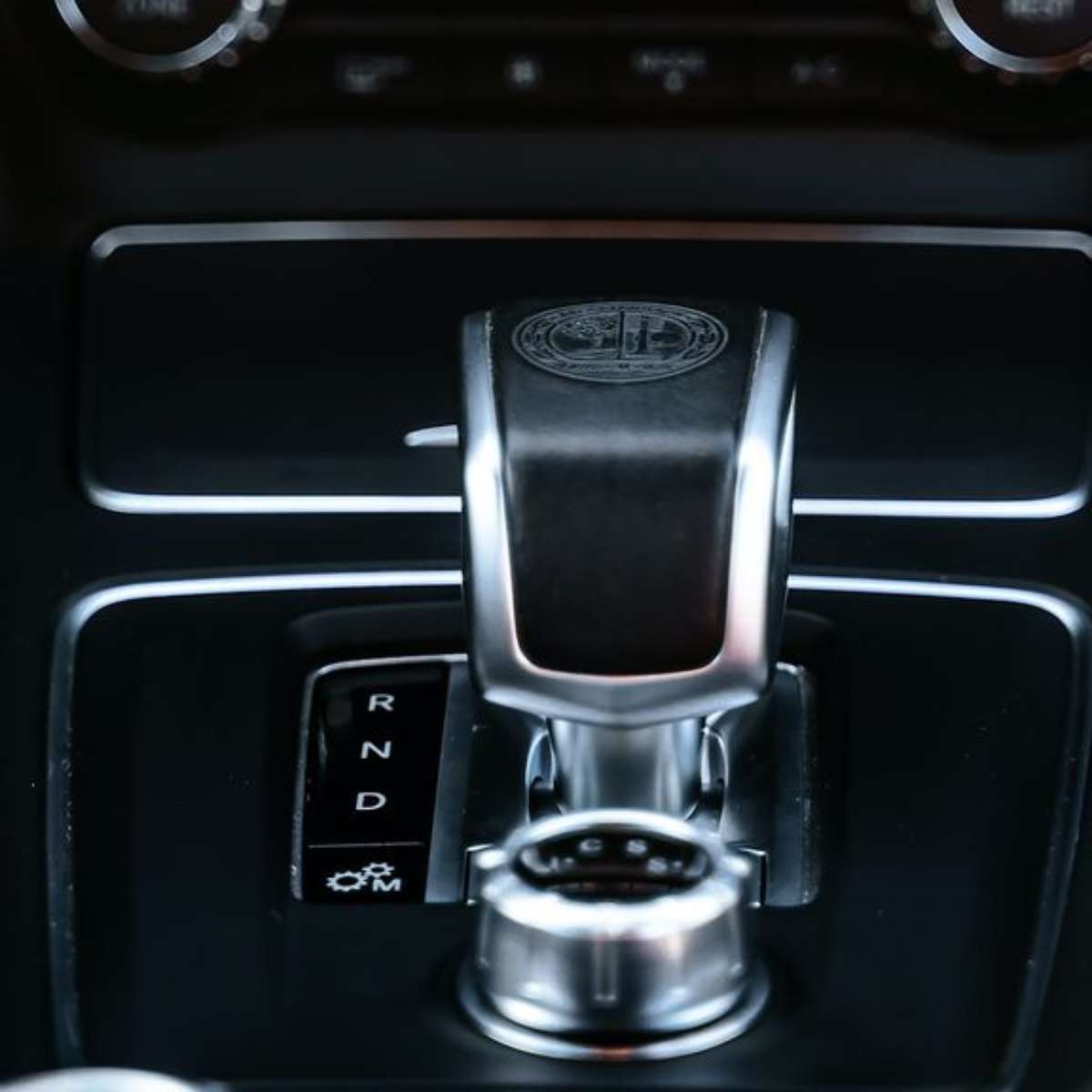 Como Estacionar um Carro Automático Corretamente para Evitar Danos