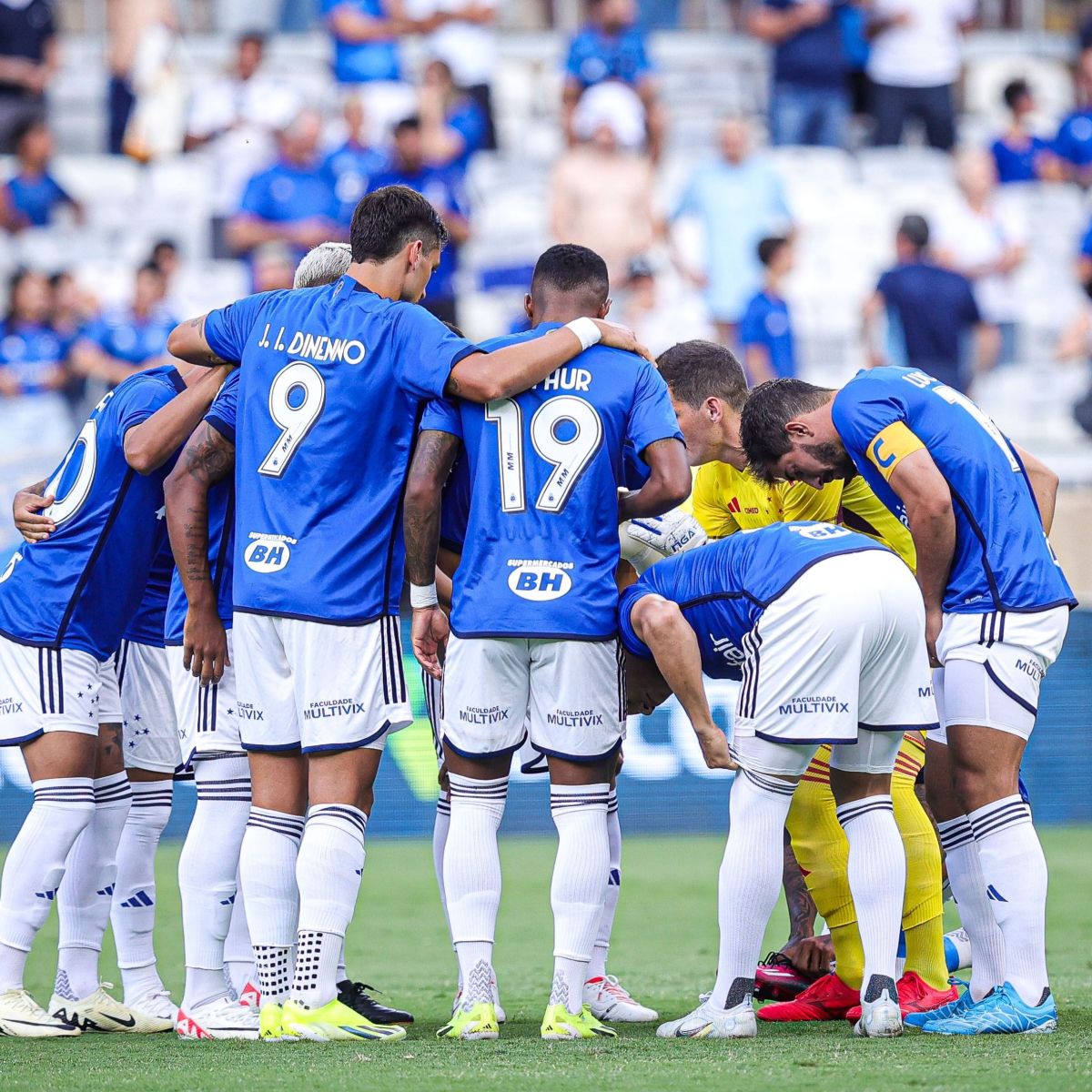 1. Análise Completa: Desempenho do Cruzeiro Masculino no Brasileirão
2. Foco no Feminino: Próximos Jogos e Expectativas do Cruzeiro
3. Cruzeiro x Fluminense: Prévia do Confronto Feminino
4. Onde Assistir: Transmissão do Jogo do Cruzeiro Feminino
5. Estatísticas Detalhadas: Cruzeiro em Números no Campeonato Brasileiro