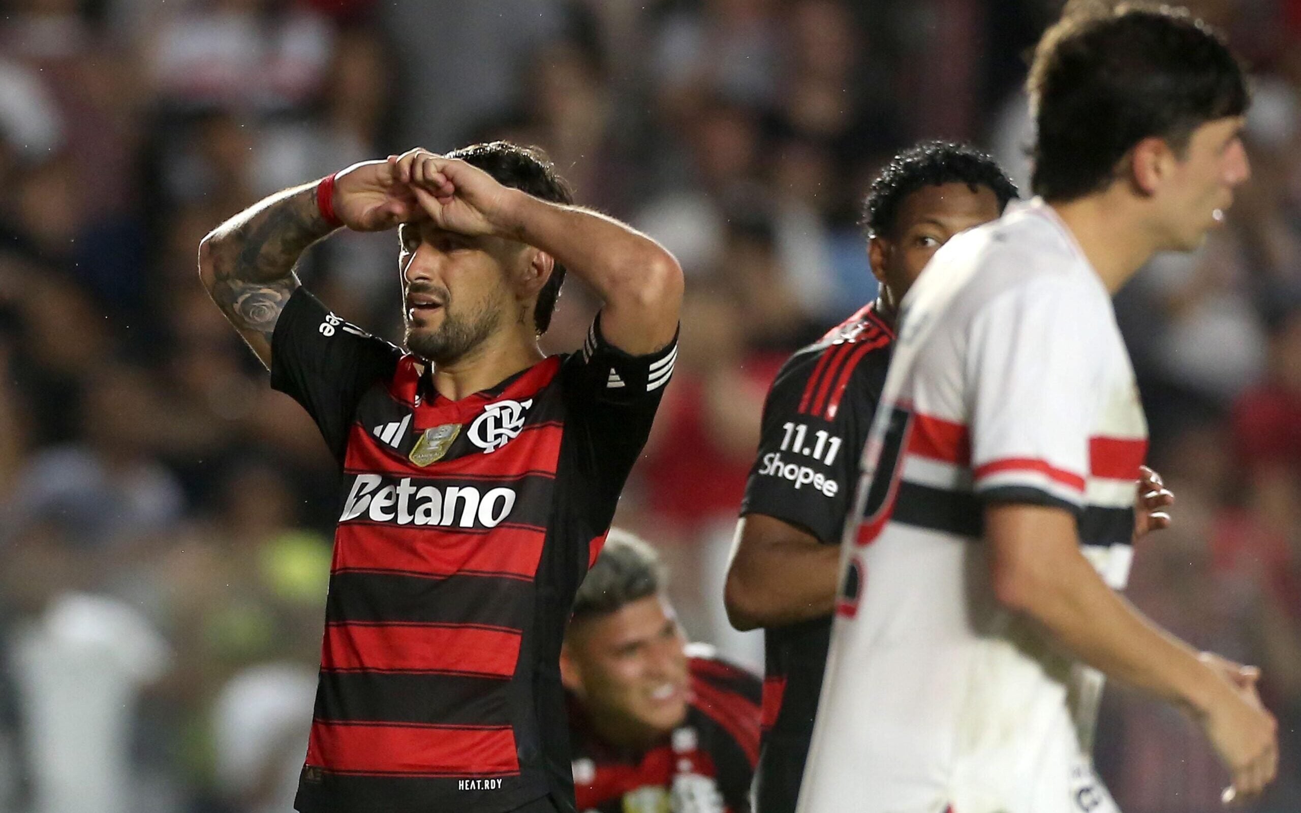 1. Análise Tática: Flamengo 1x1 Corinthians - O que esperar do Rubro-Negro?
2. Próximos Passos: Flamengo de olho no Red Bull Bragantino e na Libertadores.
3. Polêmicas da Rodada: A arbitragem no jogo entre Corinthians e Flamengo.
4. Destaques Individuais: Lucas Paquetá e Yuri Alberto brilham na partida.
5. Foco na Libertadores: Conheça os adversários do Flamengo na fase de grupos.