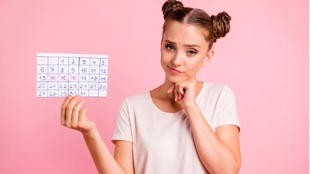 Benefícios e riscos do uso contínuo de anticoncepcionais para adiar a menstruação