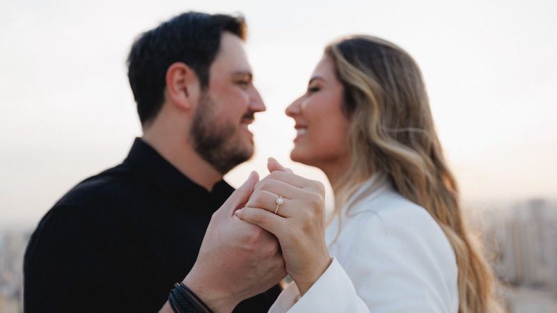 5 ideias de títulos:
1. Os Múltiplos Benefícios do Sexo para a Saúde Física e Mental
2. Guia Completo: Dicas Essenciais para uma Vida Sexual Saudável e Prazerosa
3. Desmistificando a Sexualidade Após os 40 e na Menopausa
4. Segurança e Cuidados Essenciais Durante a Prática Sexual
5. Primeiros Passos na Sexualidade: Um Guia para Iniciantes