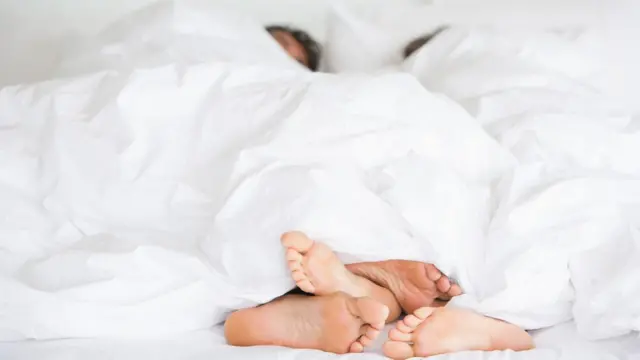 5 ideias de títulos:
1. Os Múltiplos Benefícios do Sexo para a Saúde Física e Mental
2. Guia Completo: Dicas Essenciais para uma Vida Sexual Saudável e Prazerosa
3. Desmistificando a Sexualidade Após os 40 e na Menopausa
4. Segurança e Cuidados Essenciais Durante a Prática Sexual
5. Primeiros Passos na Sexualidade: Um Guia para Iniciantes