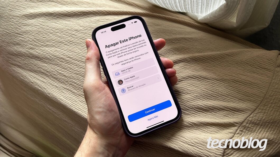5 ideias de títulos:
1. Guia Completo: Como Reiniciar Seu iPhone em Qualquer Situação
2. iPhone Travado? Aprenda a Forçar a Reinicialização em Segundos!
3. Reinicie Seu iPhone Sem Botões: O Método Secreto com AssistiveTouch
4. Diferenças na Reinicialização: Do iPhone Clássico ao Modelo Mais Recente
5. Siri Pode Reiniciar Seu iPhone? Descubra Como Ativar Essa Função