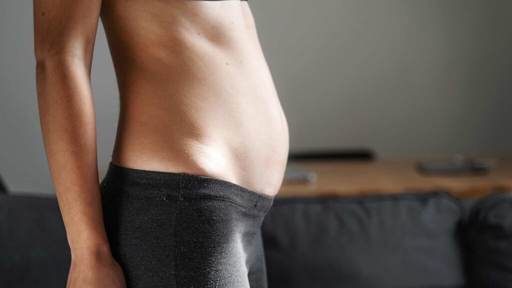 5 ideias de títulos:
1. Por que apertar a barriga não confirma gravidez?
2. Sintomas iniciais de gravidez: o que realmente importa?
3. Teste de farmácia vs. Exame de sangue: qual o melhor para você?
4. Ultrassonografia: quando fazer e o que esperar?
5. Sinais de gravidez: como diferenciar de TPM e gases?