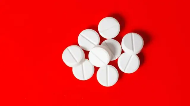 Nimesulida: Indicações, Cuidados e Quem Não Deve Tomar